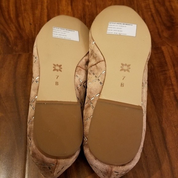 BCBGeneration Jade Pink Blush Flats Size 7 NWOT - Picture 4 of 4